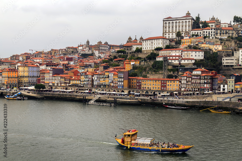 Obraz premium Oporto y Río Tajo