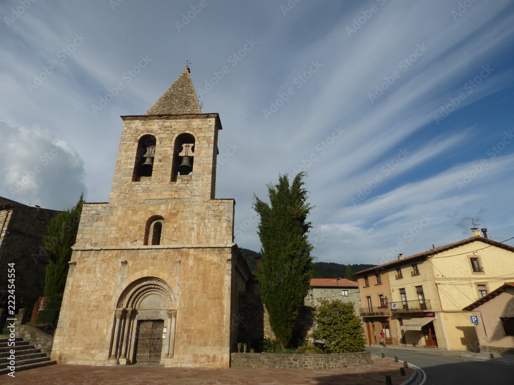 Fototapeta premium Llanars, villa en Camprodon, Gerona, Cataluña - España