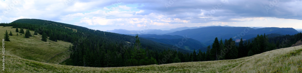 Ukraina, Karpaty Wschodnie - góry Gorgany, górska panorama