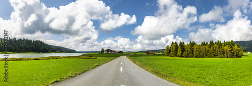Straße im Schweizer Jura