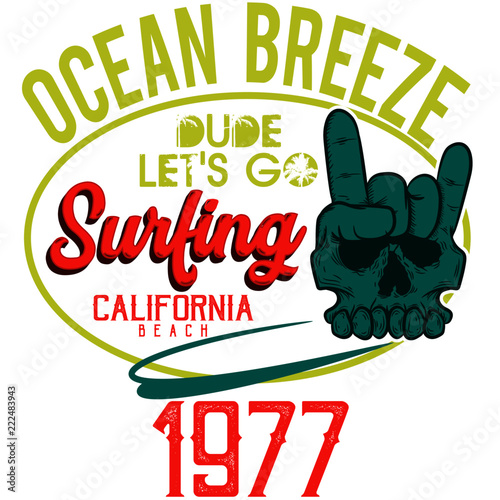 mano en forma de calavera con textos de surf