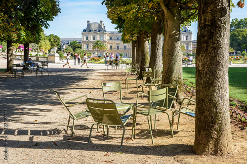 The Luxembourg garden in Paris, France, is greatly prized by parisians and tourists for its shady tree lined alleys, its metal lawn chairs and its view over the Luxembourg palace, seat of the Senate. © olrat