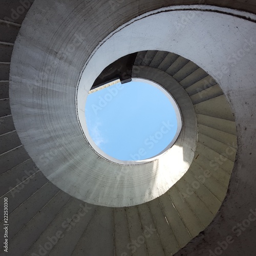 Concrete spiral stairs in Warsaw (lookup)