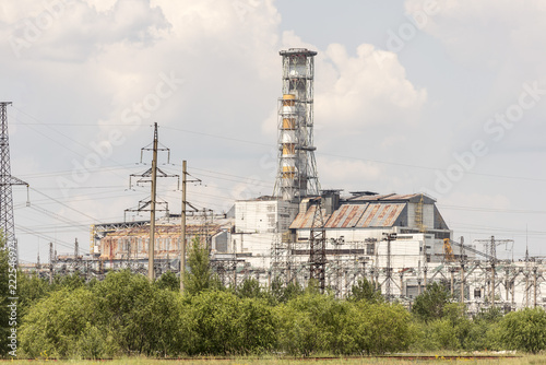 Foto Chernobyl Reactor 4 close up with old sarcophagus