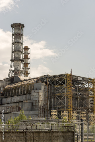 Photos Chernobyl Reactor 4 close up with old sarcophagus