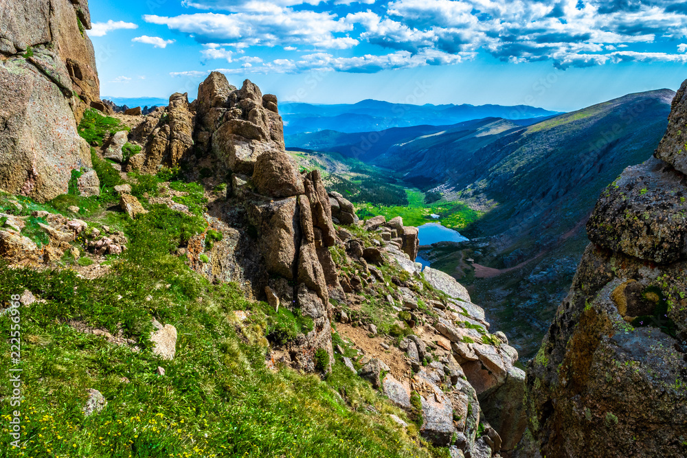 Fototapeta premium Gorgeous Morning Hike in Mount Evans Wilderness in Colorado