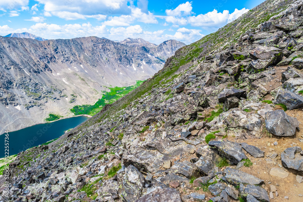 Obraz premium Beautiful Day on Mount Quandry in Colorado Wilderness