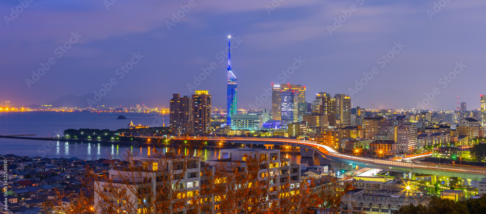 Obraz premium Panorama view of Hakata cityscape skyline in Fukuoka, Japan
