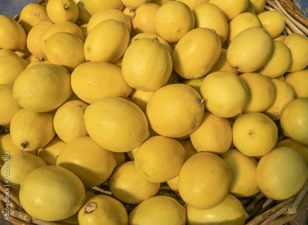 sepetteki doğal limonlar ve pazarlama tekniği