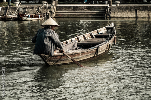 Hoi An Vietnam barque sur la rivière