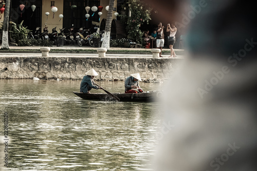 Hoi An Vietnam barque sur la rivière