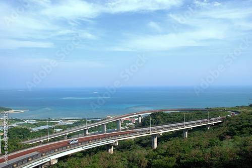 絶景ポイント 橋 青い海 南国 風景