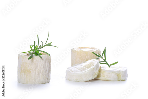 fromage sur fond blanc