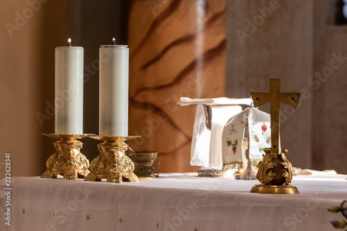 Canvas-taulu Church altar with candles