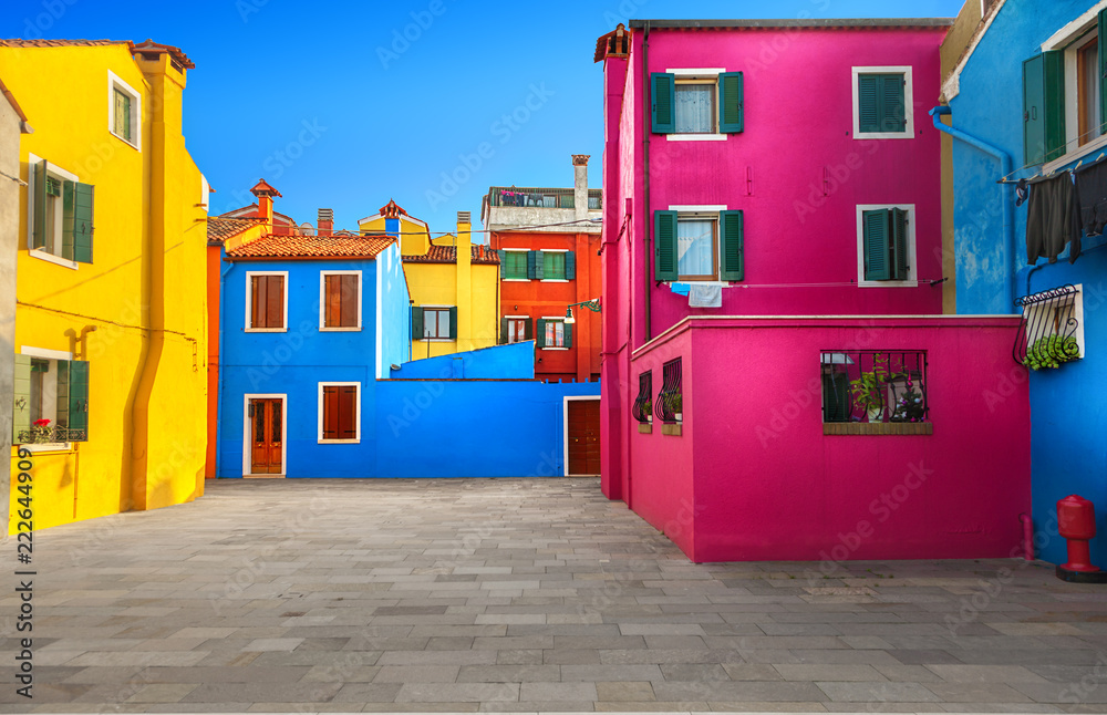 Fototapeta premium Kolorowe domy w Burano, Wenecja, Włochy