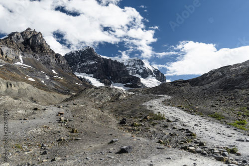 Dramatyczny krajobraz wzdłuż Icefields Parkway, Kanada