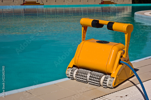 a water cleaner for cleaning swimming pools