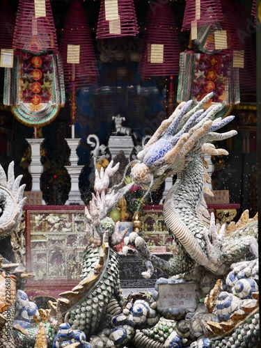 Statue de Dragon dans un temple bouddhiste au Vietnam  © ThomasCoq