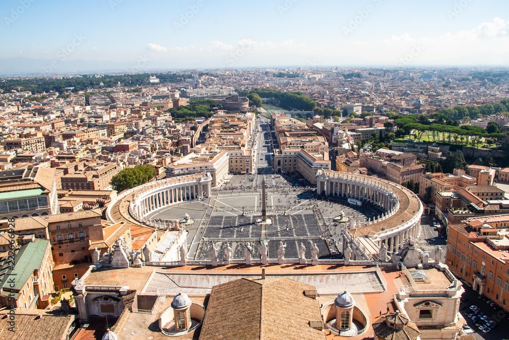 Blick auf den Petersplatz im Vatikan