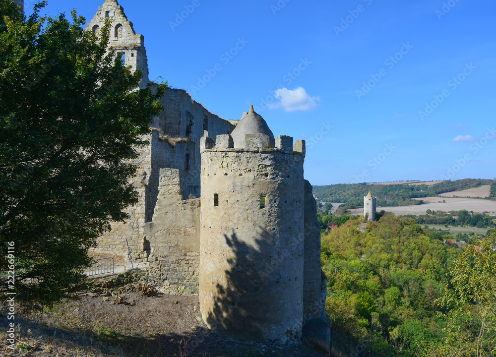 Obraz premium Ruine der Rudelsburg mit Burg Saaleck