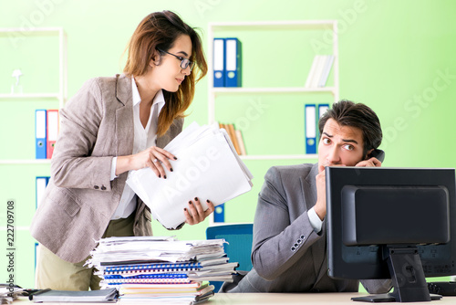 Εκτύπωση καμβά Man employee suffering from excessive work