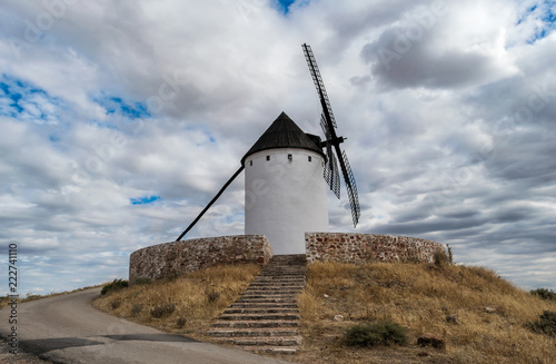 Molino de viento en Alcazar de San Juan. Castilla La Mancha. España.