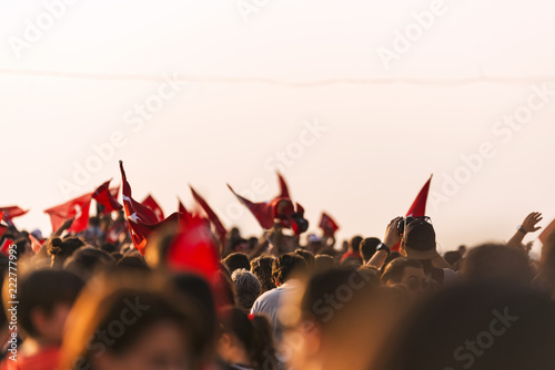 Valokuva Turkish flag in crowded people.