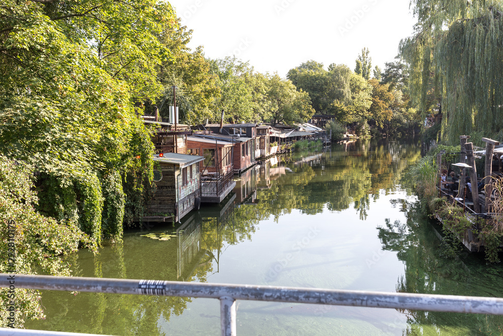 Obraz premium Hausboote