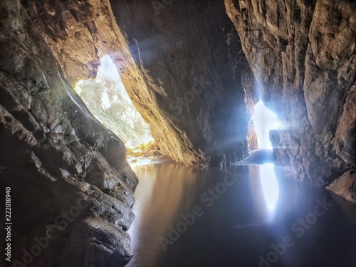 Cueva en la playa