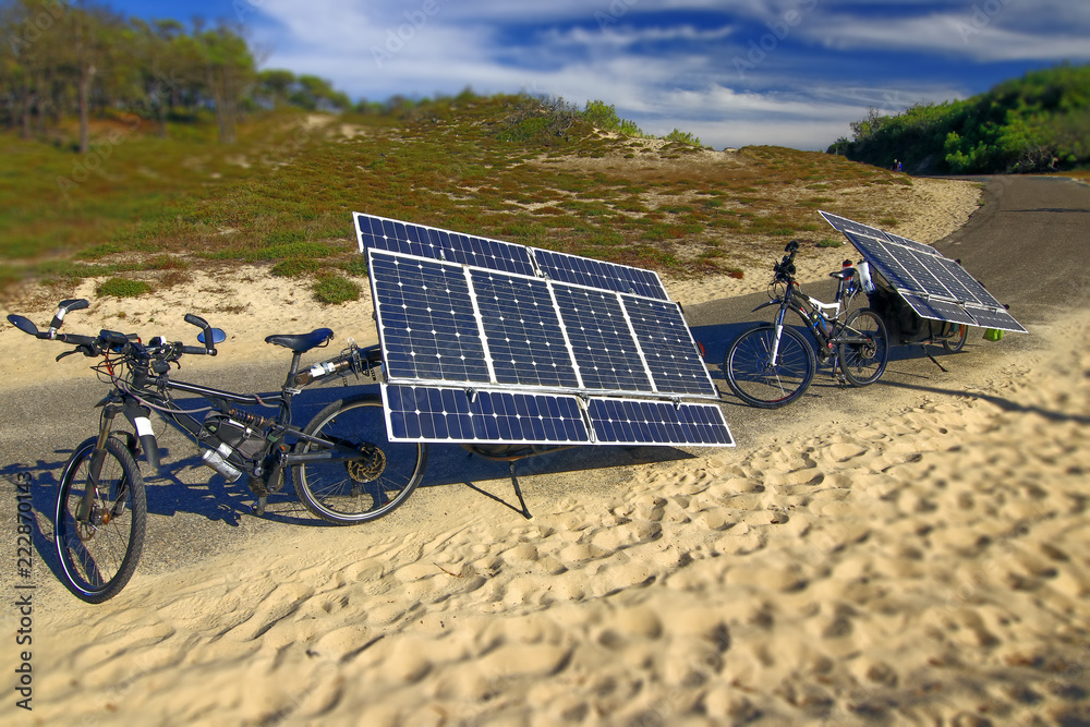 Vélos, bicyclettes à énergie solaire Stock Photo | Adobe Stock
