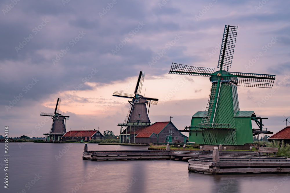 De Gekroonde Poelenburg, De Kat, Windmill De Zoeker windmill and sunset river view