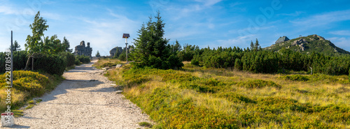 Szlak obok Szrenicy w Karkonoszach photo