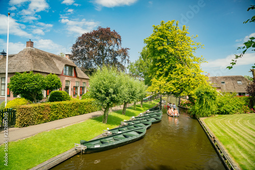 Photography Beautiful canal view and traditional house of Giethoorn