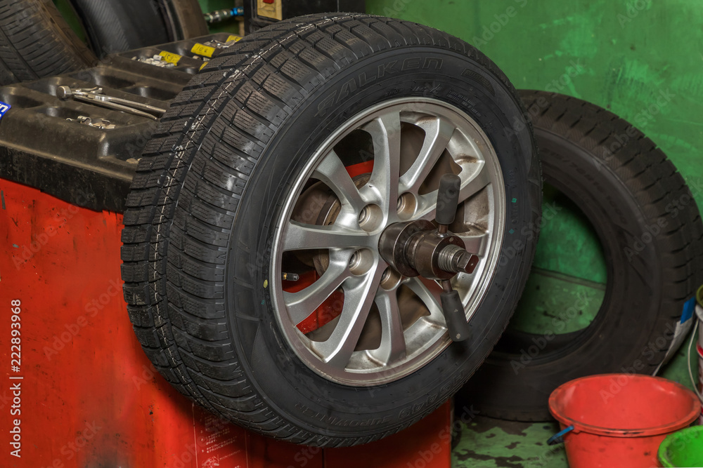 タイヤ交換　Exchange of tire