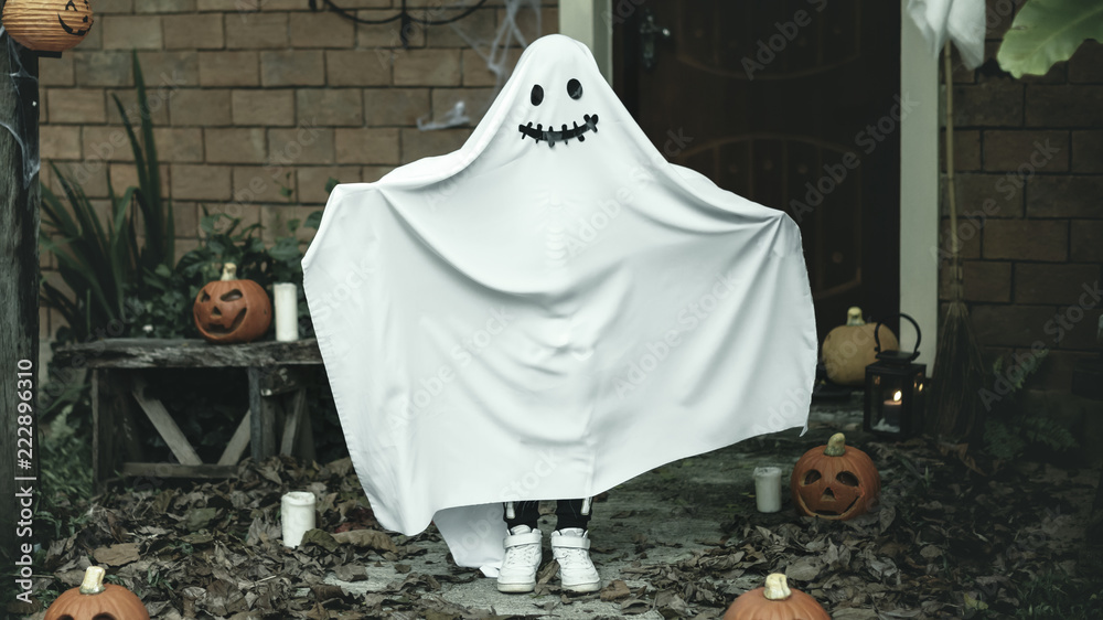 Fototapeta premium Ghost costume for Halloween party