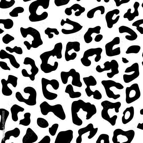Leopard seamless pattern. White and black. Animal print. Vector background.