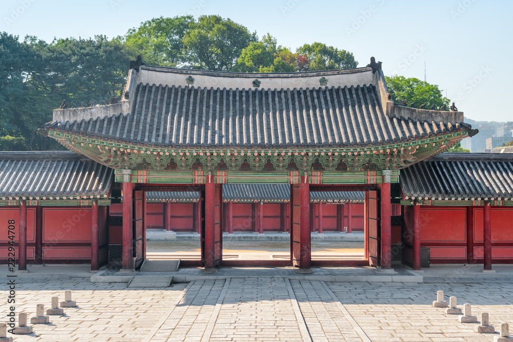 Injeongmun Gate of Changdeokgung Palace in Seoul, South Korea