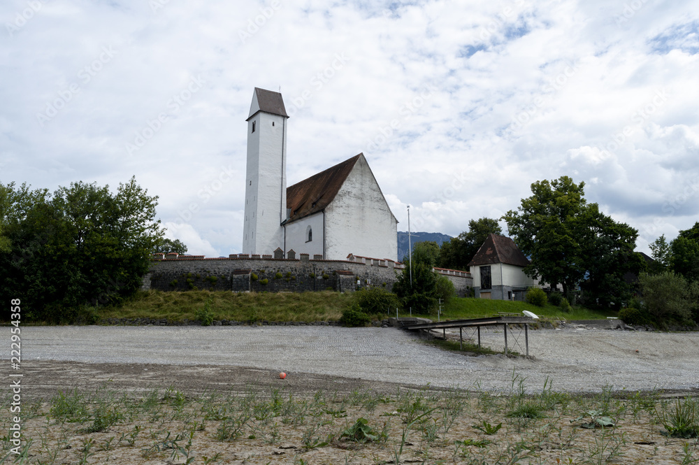 Kirche am ausgedrockneten Forggensee
