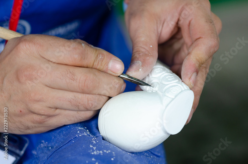 Fotografia Meerschaum processing by master