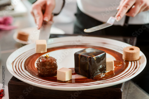 Bilde på lerret Sweets on shallow plate