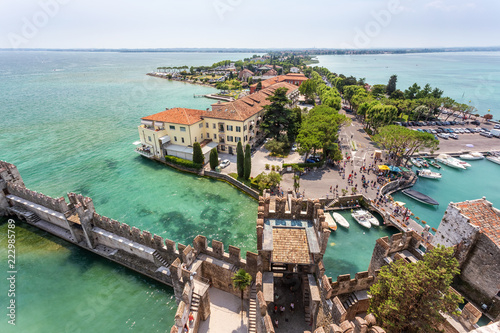 Tableau sur toile Sirmione, Lago di Garda, Italy