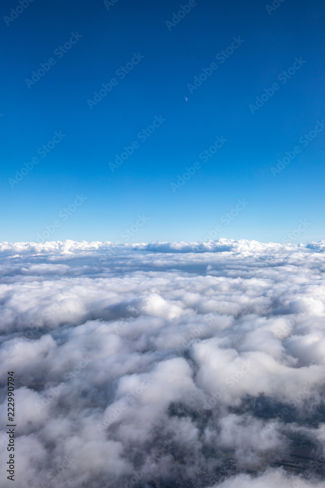 Fototapeta premium Sky view with clounds from above