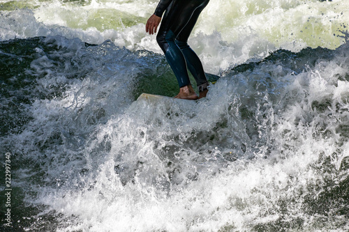 surfing munich eisbach