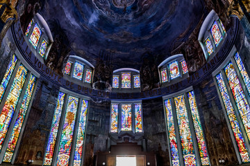 Leinwandbilder Buntglas Kirche Saint-Blaise in Vichy Frankreich  © Gerald Villena