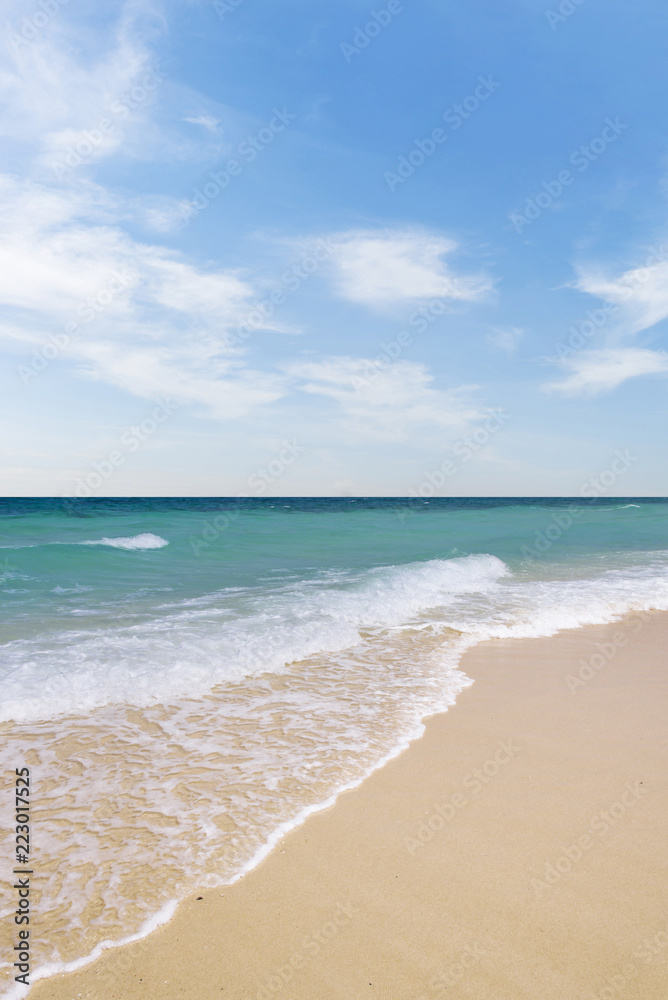 Fototapeta premium Sponge water waves on beach, thailand