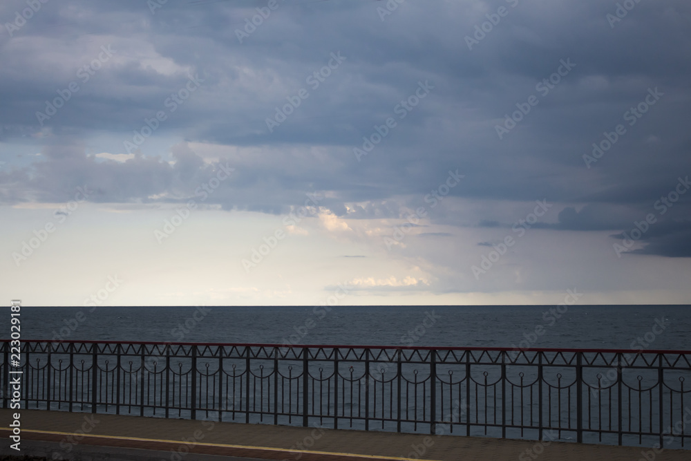 Fototapeta premium the coastline of the sea before the storm