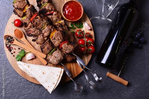  Kebab with wine spices and vegetables