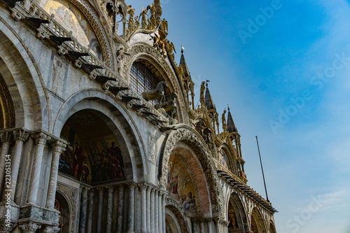 Obraz na płótnie Basilica di San Marco (Saint Mark's Cathedral) at sunrise in Venice, Veneto, Italy w salonie