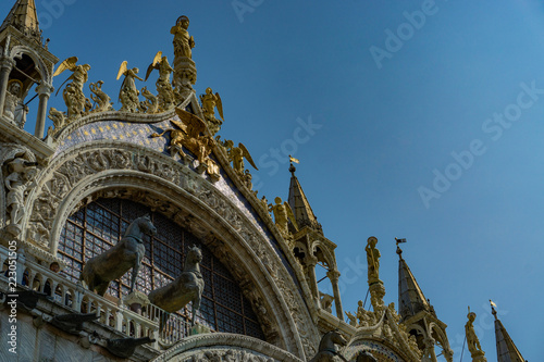 Obraz na płótnie Basilica di San Marco (Saint Mark's Cathedral) at sunrise in Venice, Veneto, Italy w salonie