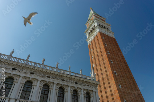 Obraz na płótnie Bell Tower St Mark's Square (Campanile in piazza San Marco), Venice, Veneto, Italy. Piazza San Marco is one of the main travel attractions in Italy. w salonie